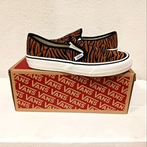 Vans Women Slip-On Sneakers Tiger Print Brown Black